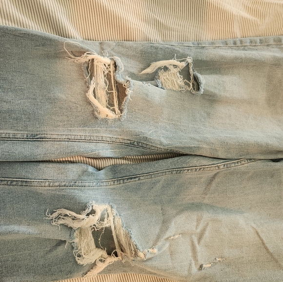 Abercrombie The Skinny High Rise size 33/16 jeans - Picture 6 of 9